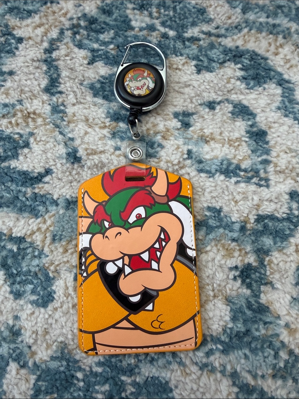 Universal Studios Super Nintendo Bowser Graphic Card Holder w/ Retractable Clip
